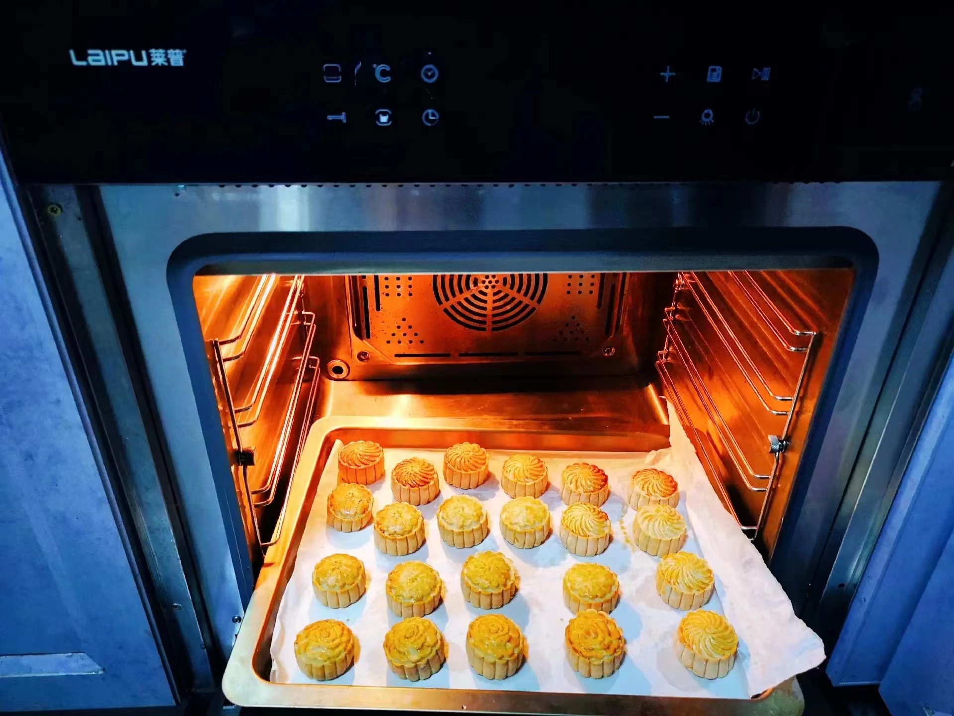 中秋来临，莱普集成灶邀您一起做月饼啦！